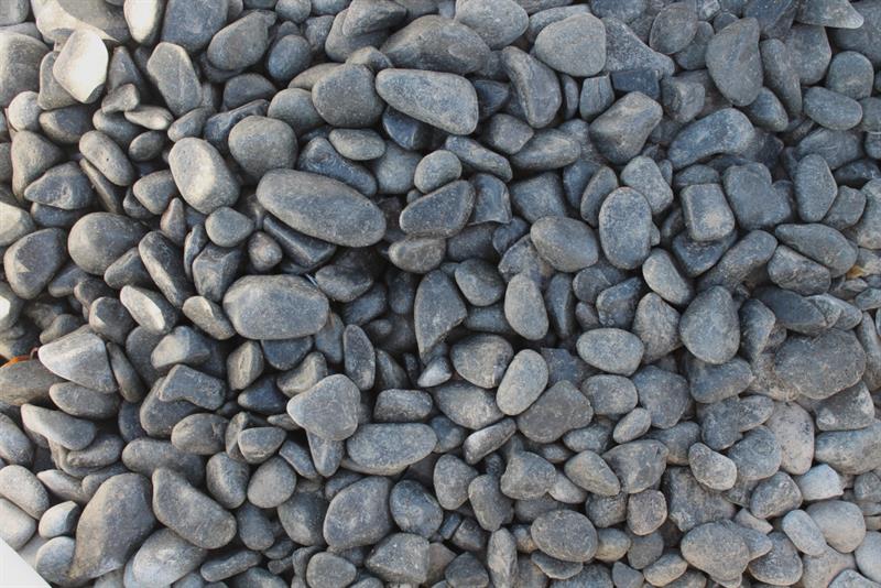 Basalt Zierkiesel, matt-schwarz, 10 - 30 mm Körnung, getrommelt in Big Bag