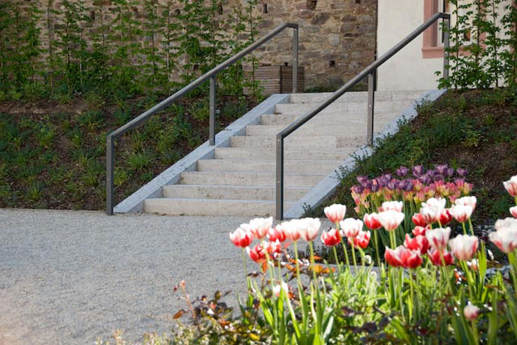 Blockstufen aus Muschelkalk, ca. 120x35x15 cm, Oberfläche und