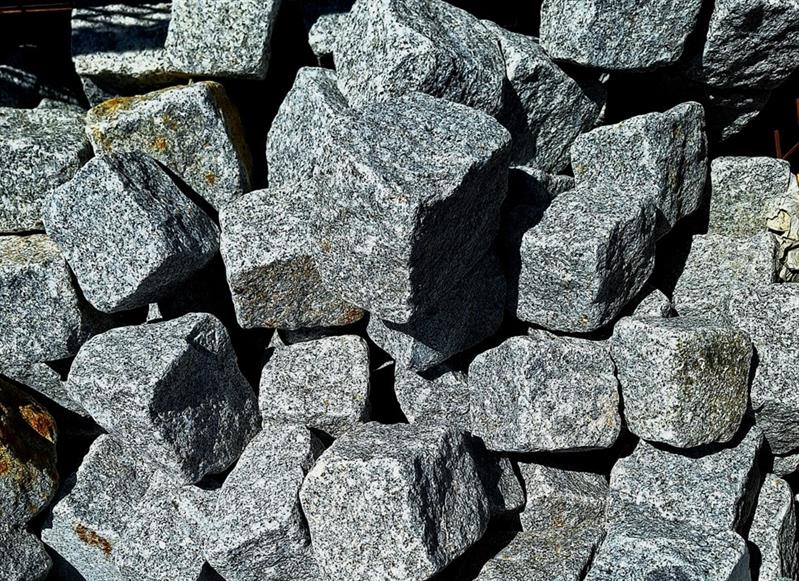 Pflasterwürfel aus Granit PORTO, ca. 8/11, hellgrau, in Big Bag inkl. Verfüllung