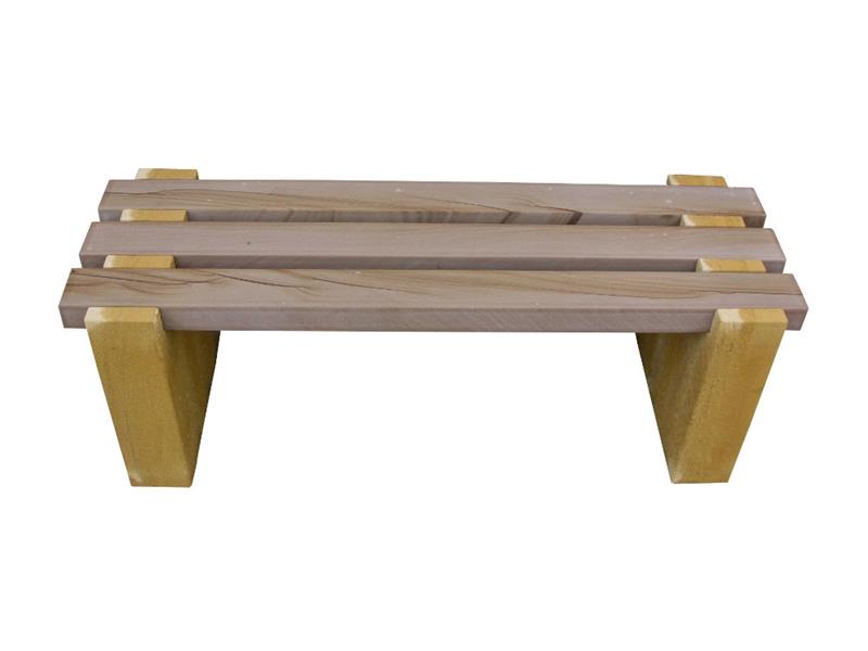 Bank Sandstein mit Einlegebohlen