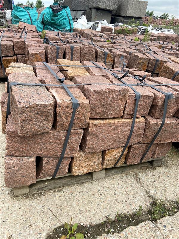 Mauersteine aus Granit VANGA rot, ca. 40x20x20 cm, allseits