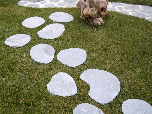 Trittsteine Step - Stone aus Quarzit, handbekantet, Oberfläche