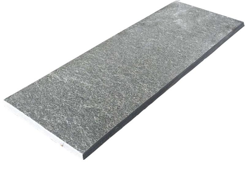 Stufenplatten oder Mauerabdeckplatten aus Quarzit, Breite 32 cm, gesägte Kanten