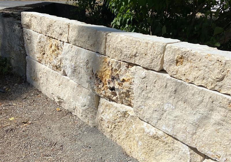 Systemmauersteine aus Donau Kalkstein, gelb - bräunlich, H 8 / 16 / 24 cm