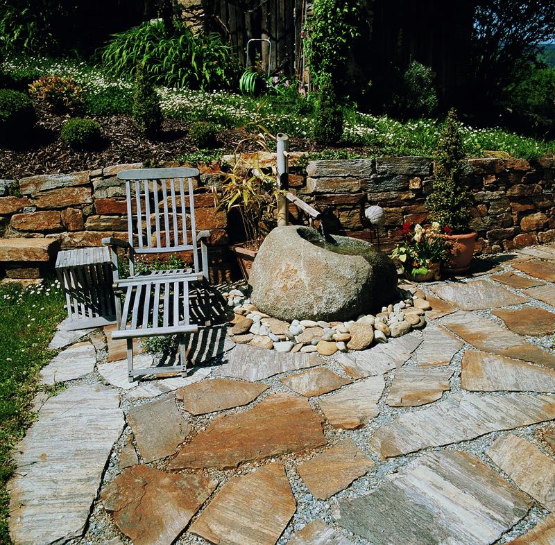 Polygonalplatten aus Stainzer Hartgneis GRAU- BRAUN, nachrostend, Stärke ca. 2-5cm,