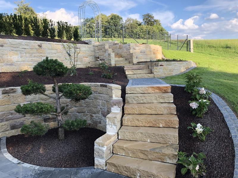 Blockstufen aus Hartsandstein, Farbe Lemon, ca. 150x35x14-16 cm