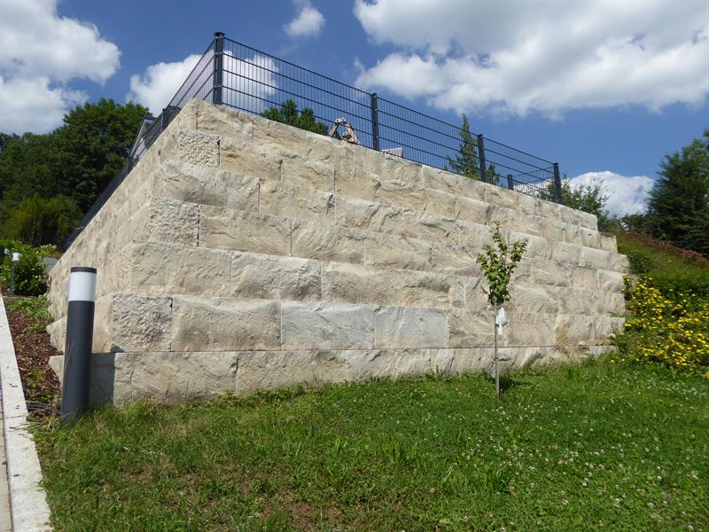 Spaltquader aus Jura - Kalk, ca. 60-120 x 45 - 50 x 50 cm