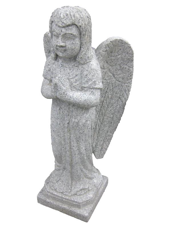 Engel aus grauem Granit