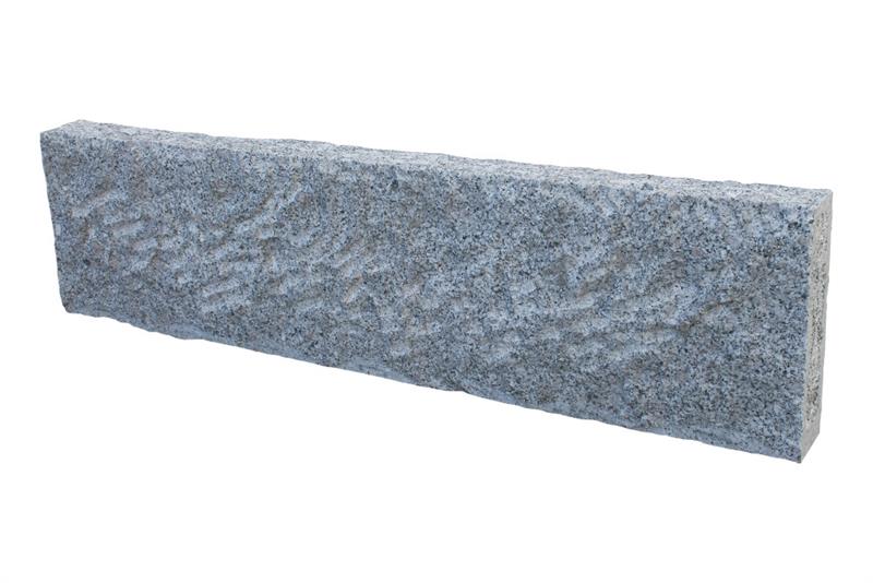 Leistenstein aus Granit, L/B/H ca. 100-115x8x30 cm, gestockt,